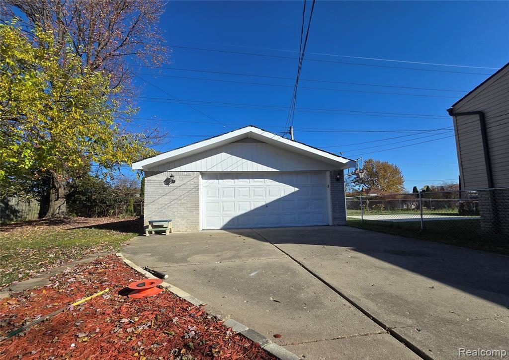 33828 Stonewood Drive