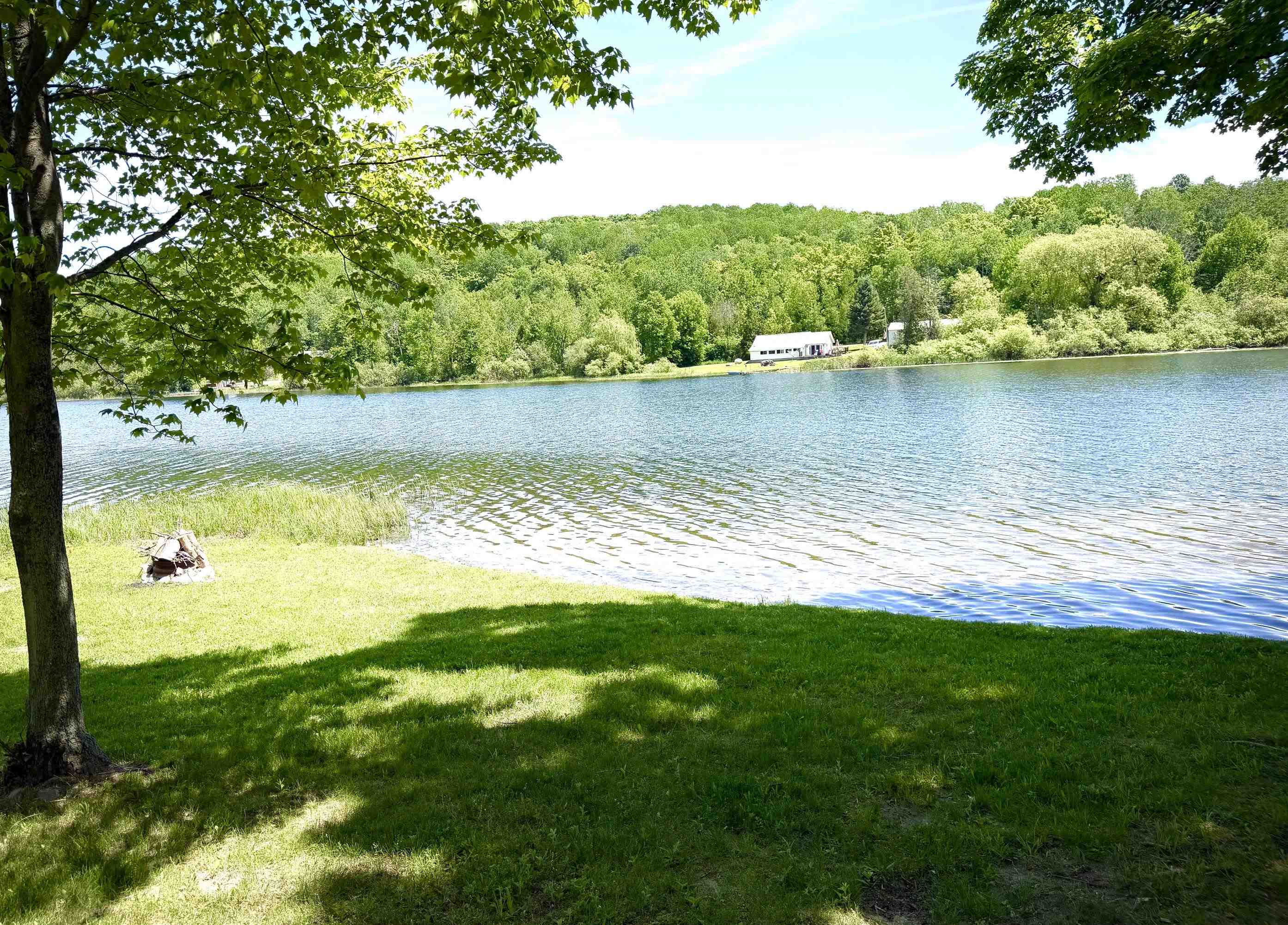 8614 Pete's Landing