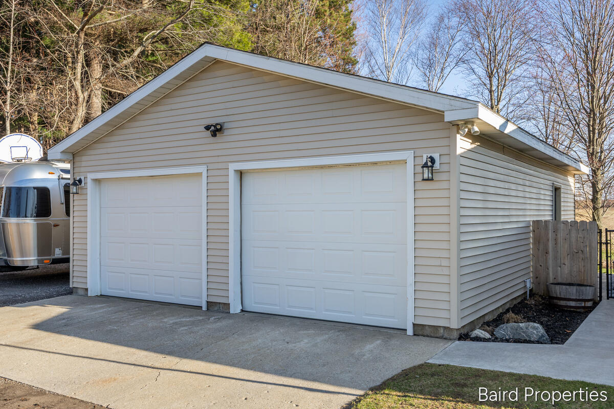 1963 W Monroe Road