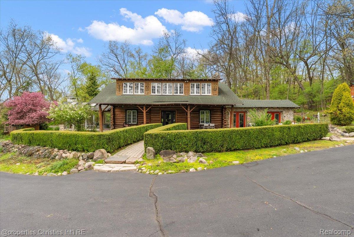 4880 Algonquin Boulevard