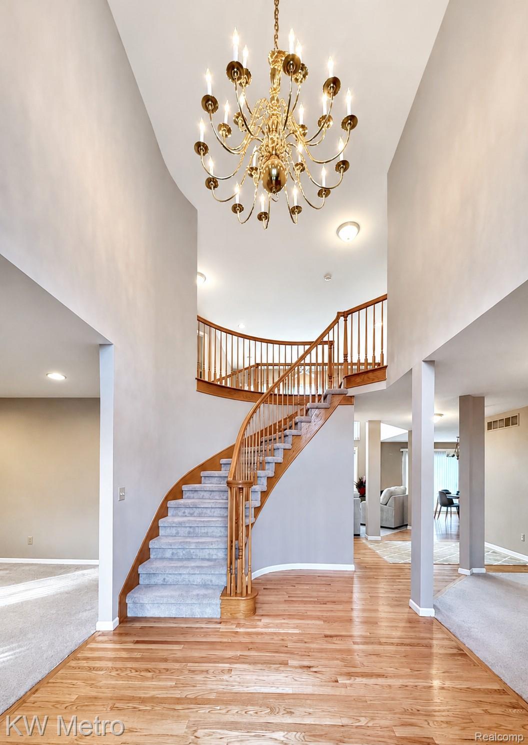 1176 CADMUS Drive
