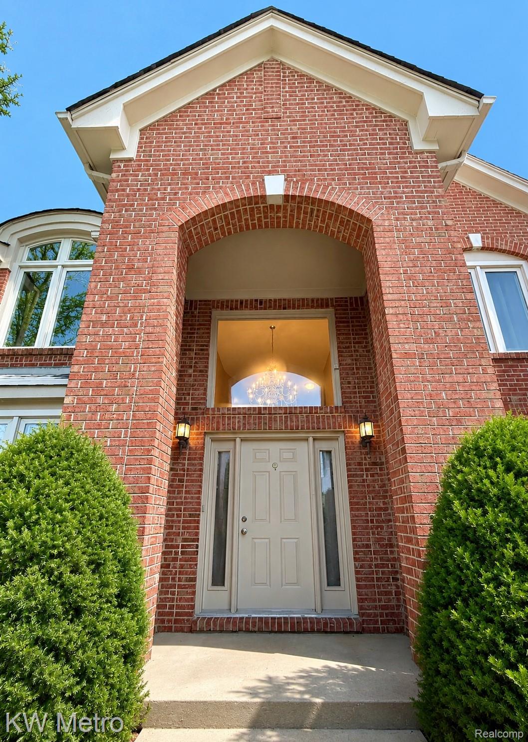1176 CADMUS Drive