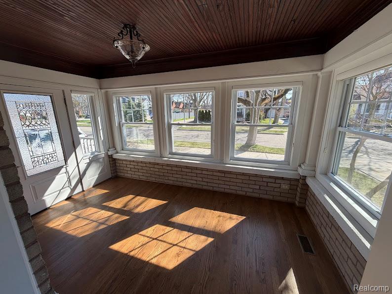 427 Wesley Avenue