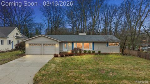 4399 Midrow Road Waterford Charter Township MI 48329