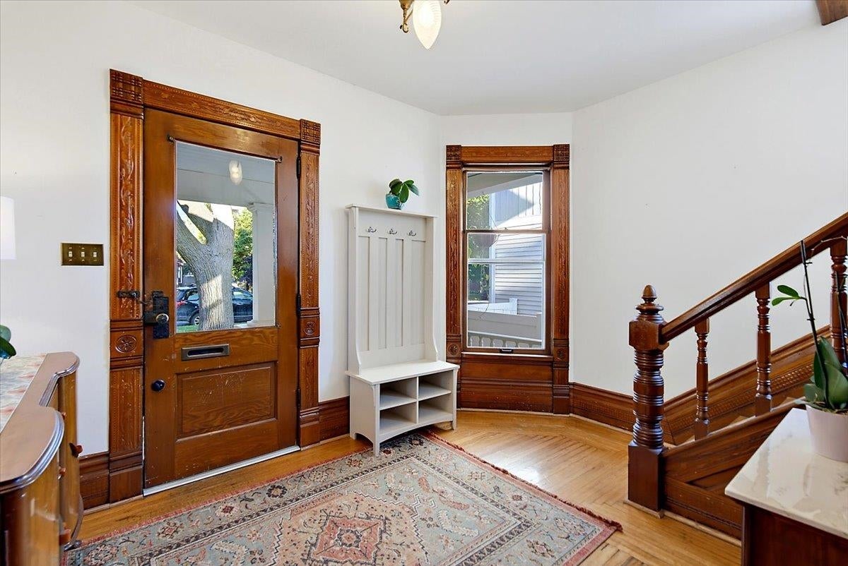 221 Boardman Avenue