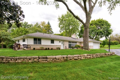 1604 Northumberland Drive Rochester Hills City MI 48309