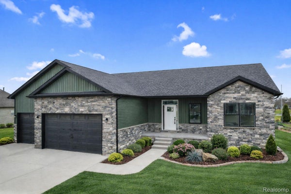 7246 GERALDINE CIR, SWARTZ CREEK, MI 48473 - Image 4eba1bc07dd86026ca983a65bbb61ebc/1166268100