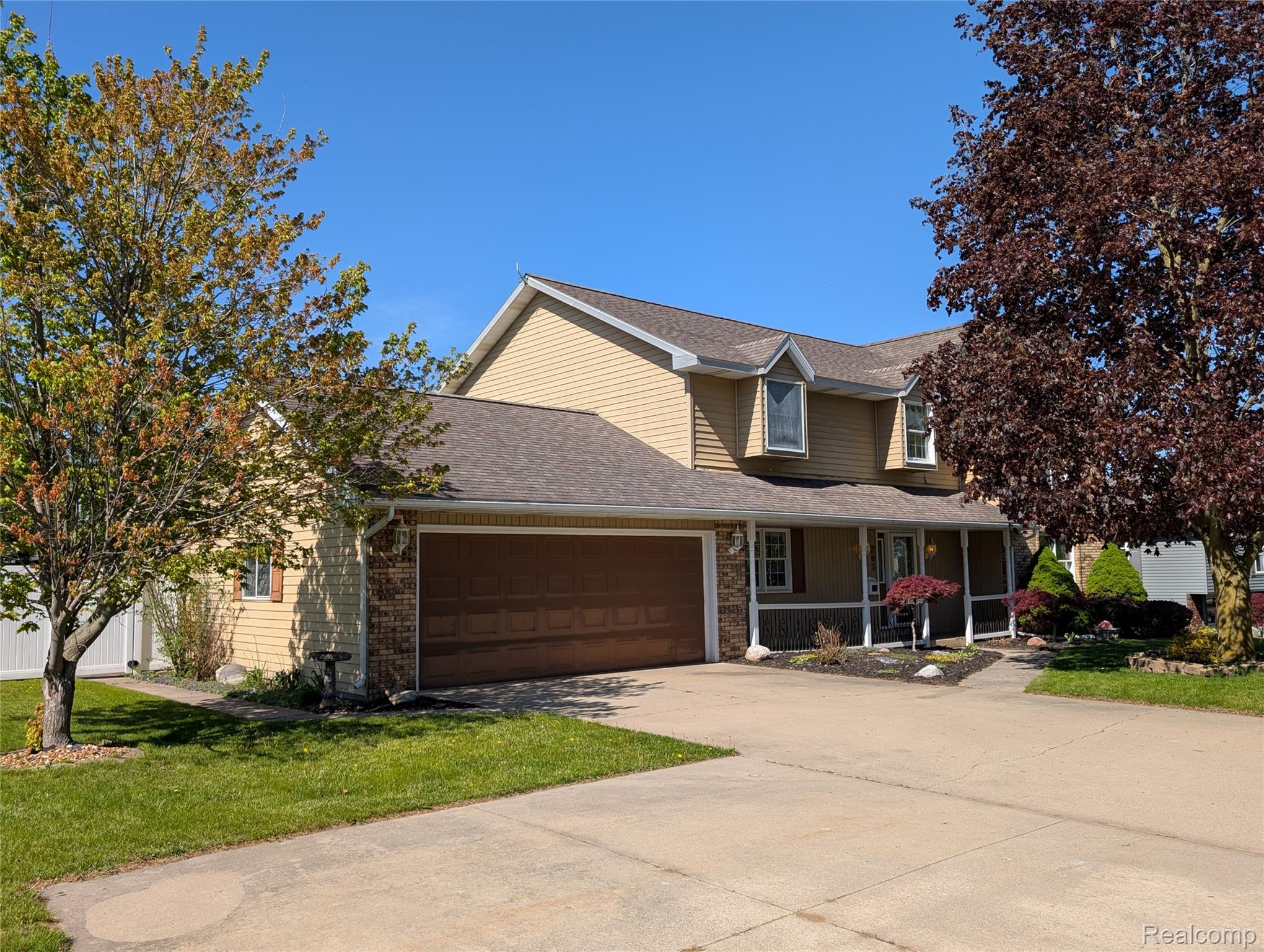 285 W Irwin Street