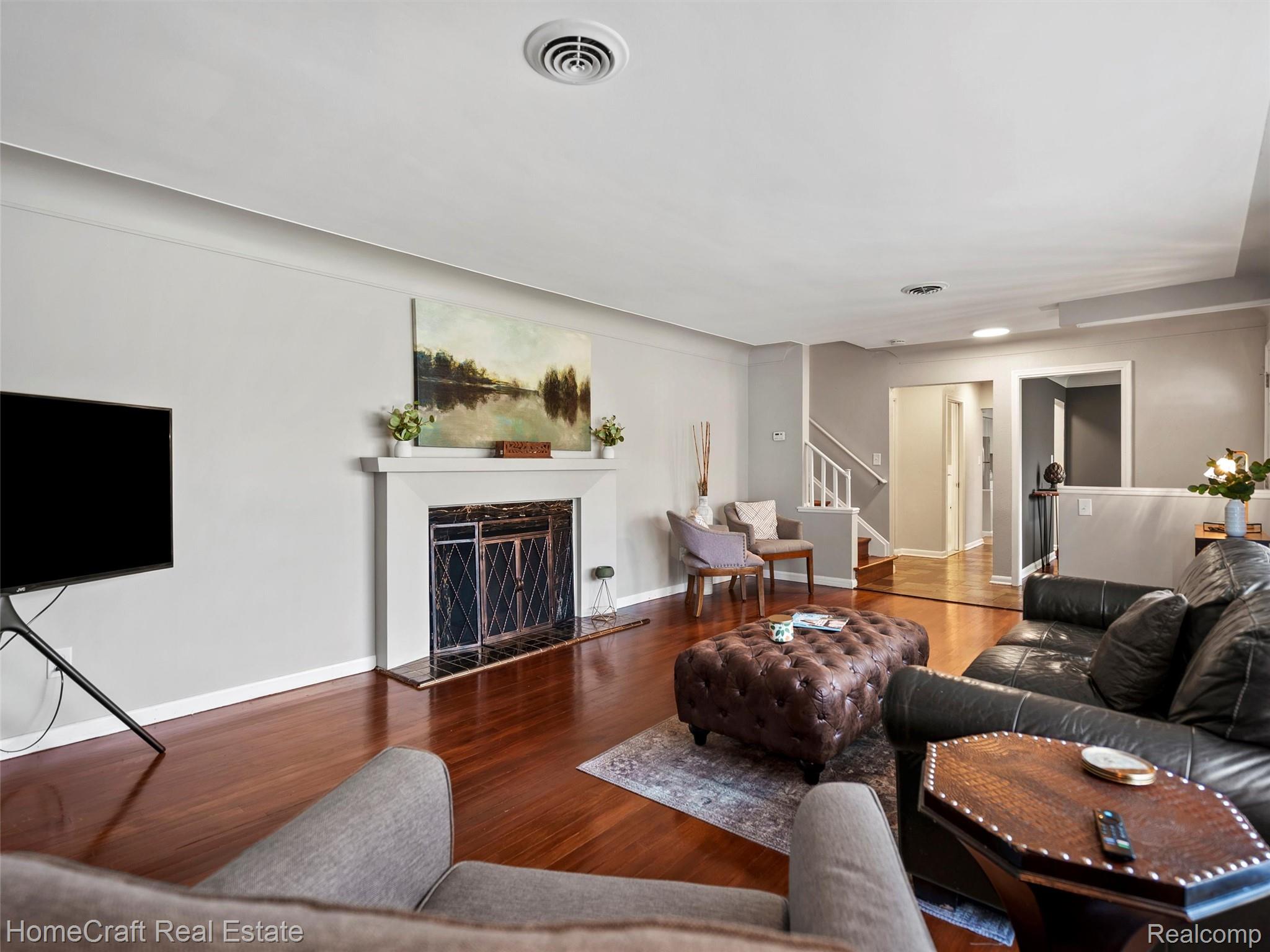 28626 SUNSET Boulevard W