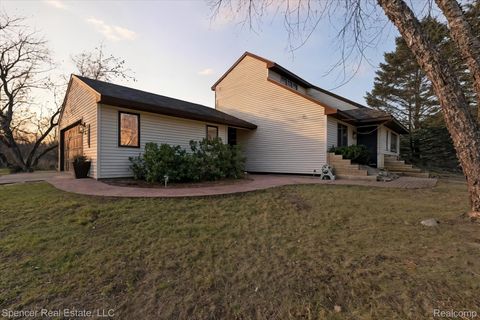 13875 Neal Road Springfield Charter Township MI 48350