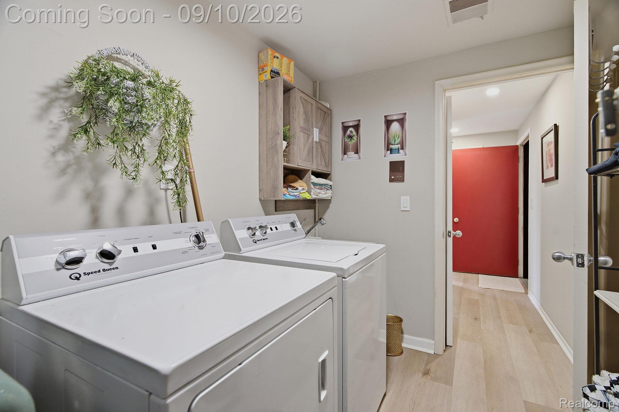 988 Golfview Court