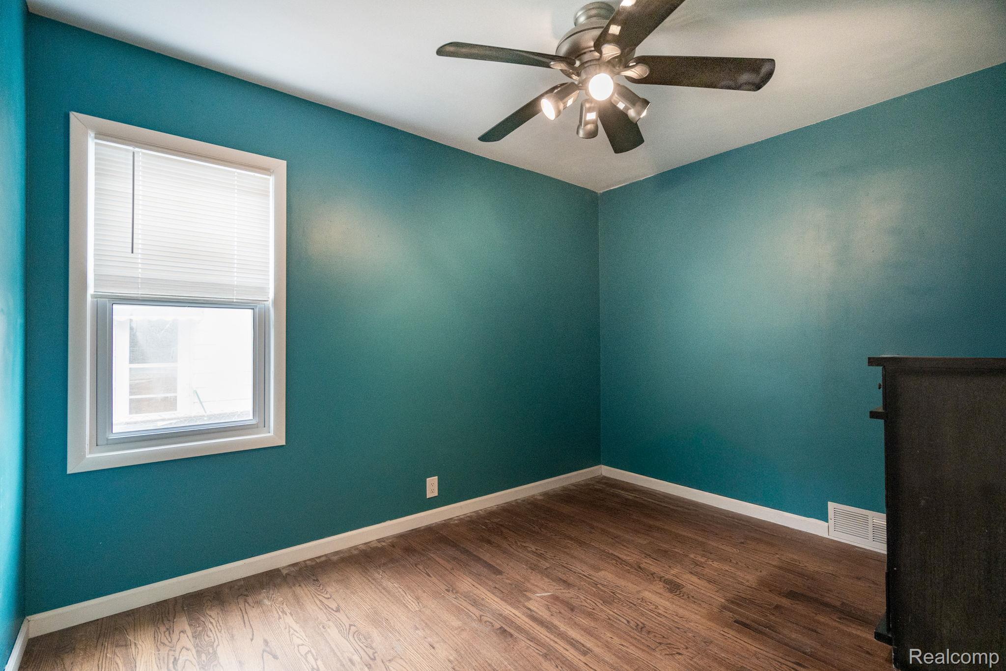 Royal Oak City, Michigan 48073, United States, 4 Bedrooms Bedrooms, ,2 BathroomsBathrooms,Residential,Active,156581