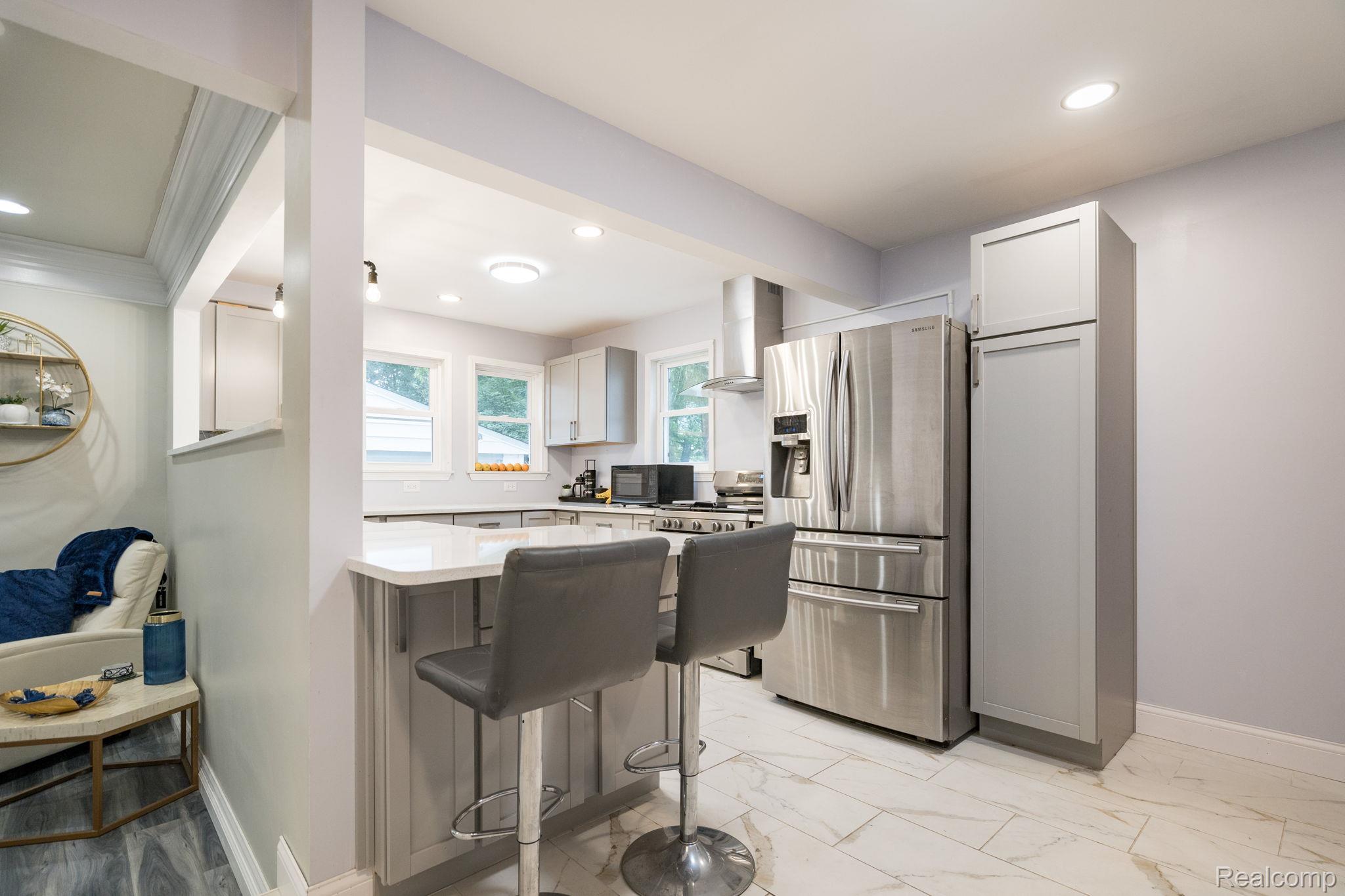 Royal Oak City, Michigan 48073, United States, 4 Bedrooms Bedrooms, ,2 BathroomsBathrooms,Residential,Active,156581