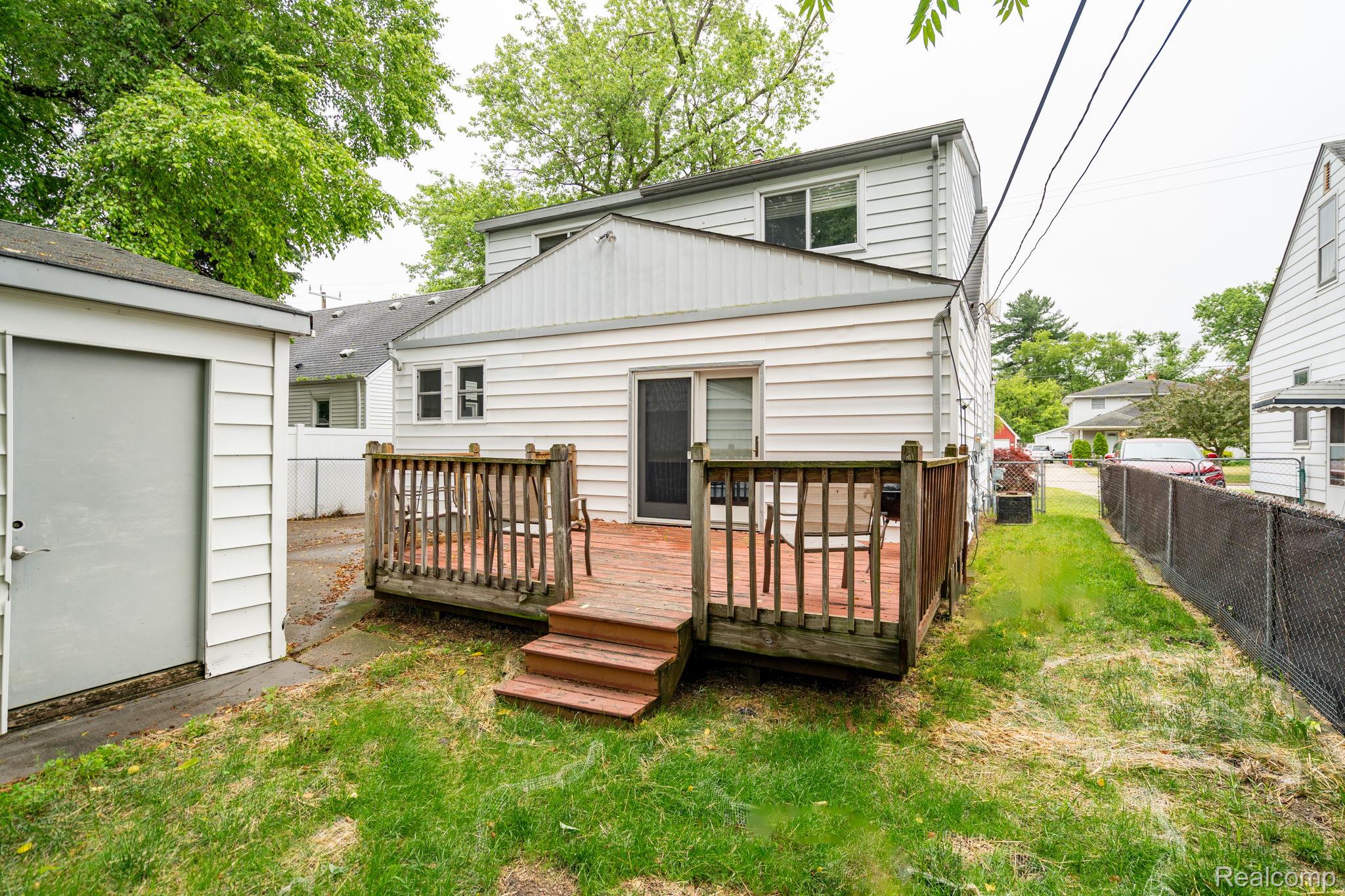 Royal Oak City, Michigan 48073, United States, 4 Bedrooms Bedrooms, ,2 BathroomsBathrooms,Residential,Active,156581