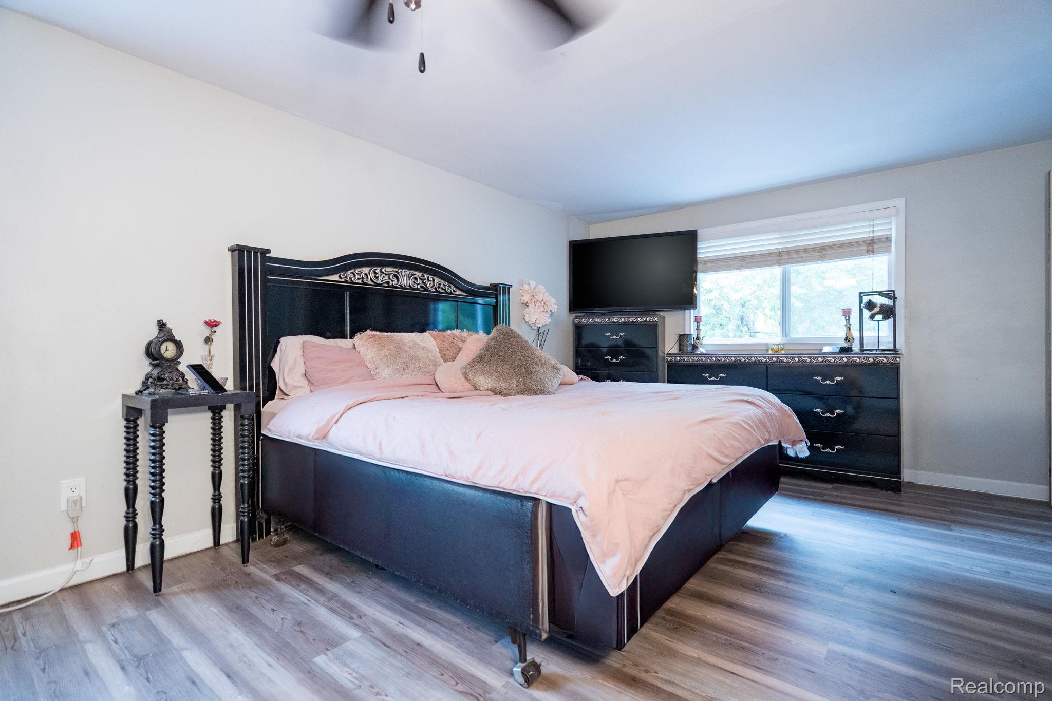 Royal Oak City, Michigan 48073, United States, 4 Bedrooms Bedrooms, ,2 BathroomsBathrooms,Residential,Active,156581