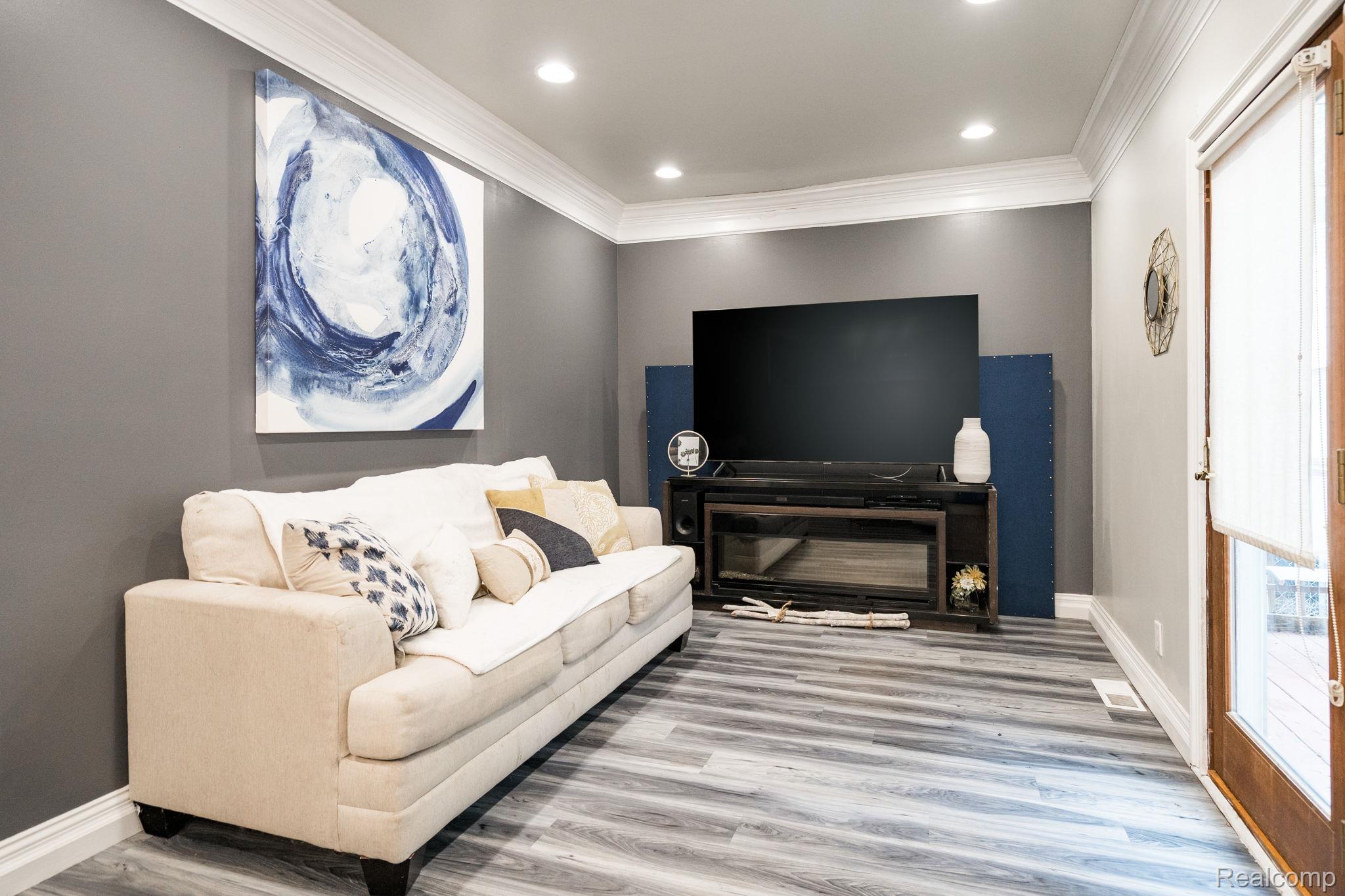 Royal Oak City, Michigan 48073, United States, 4 Bedrooms Bedrooms, ,2 BathroomsBathrooms,Residential,Active,156581