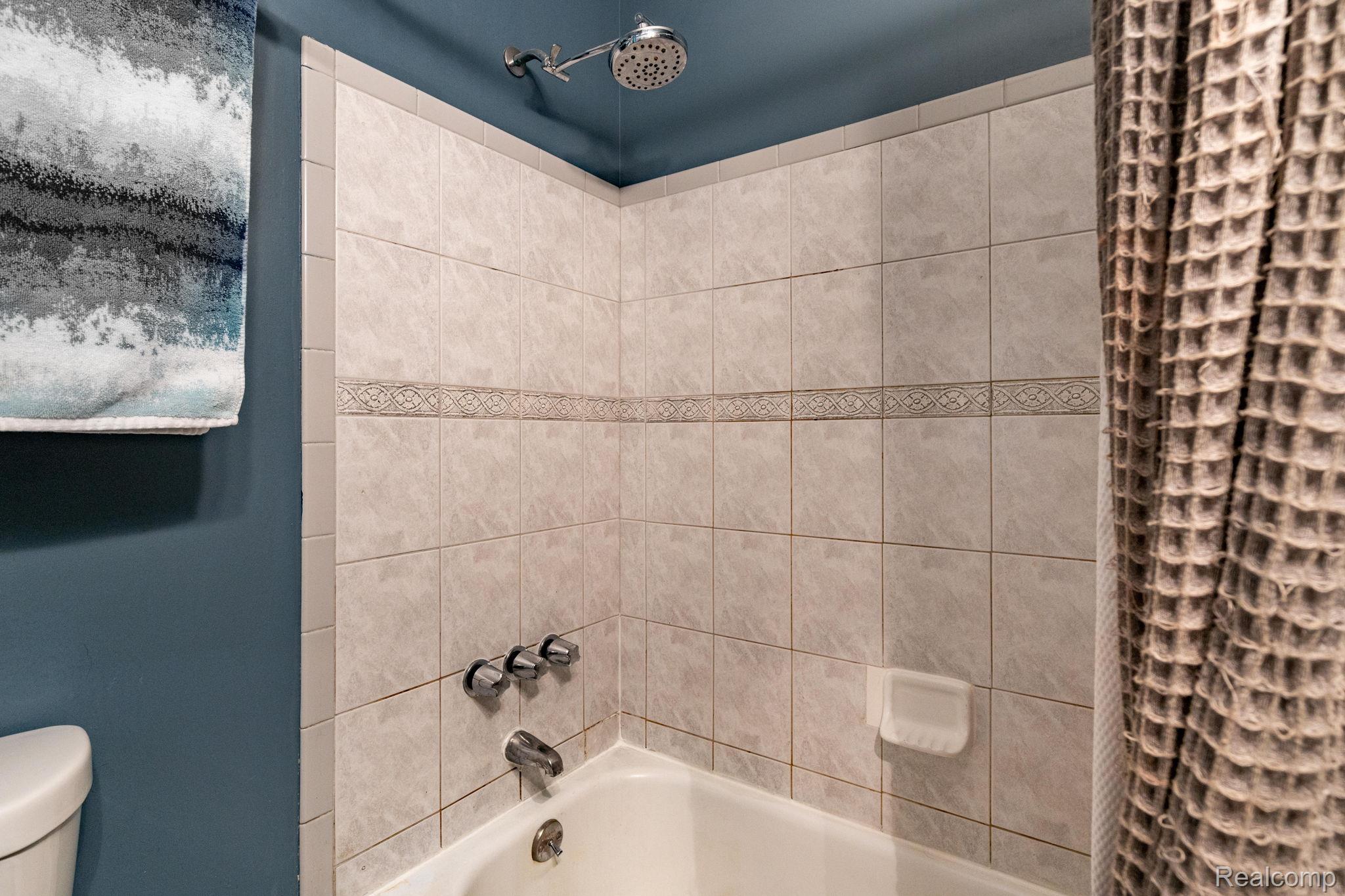 Royal Oak City, Michigan 48073, United States, 4 Bedrooms Bedrooms, ,2 BathroomsBathrooms,Residential,Active,156581