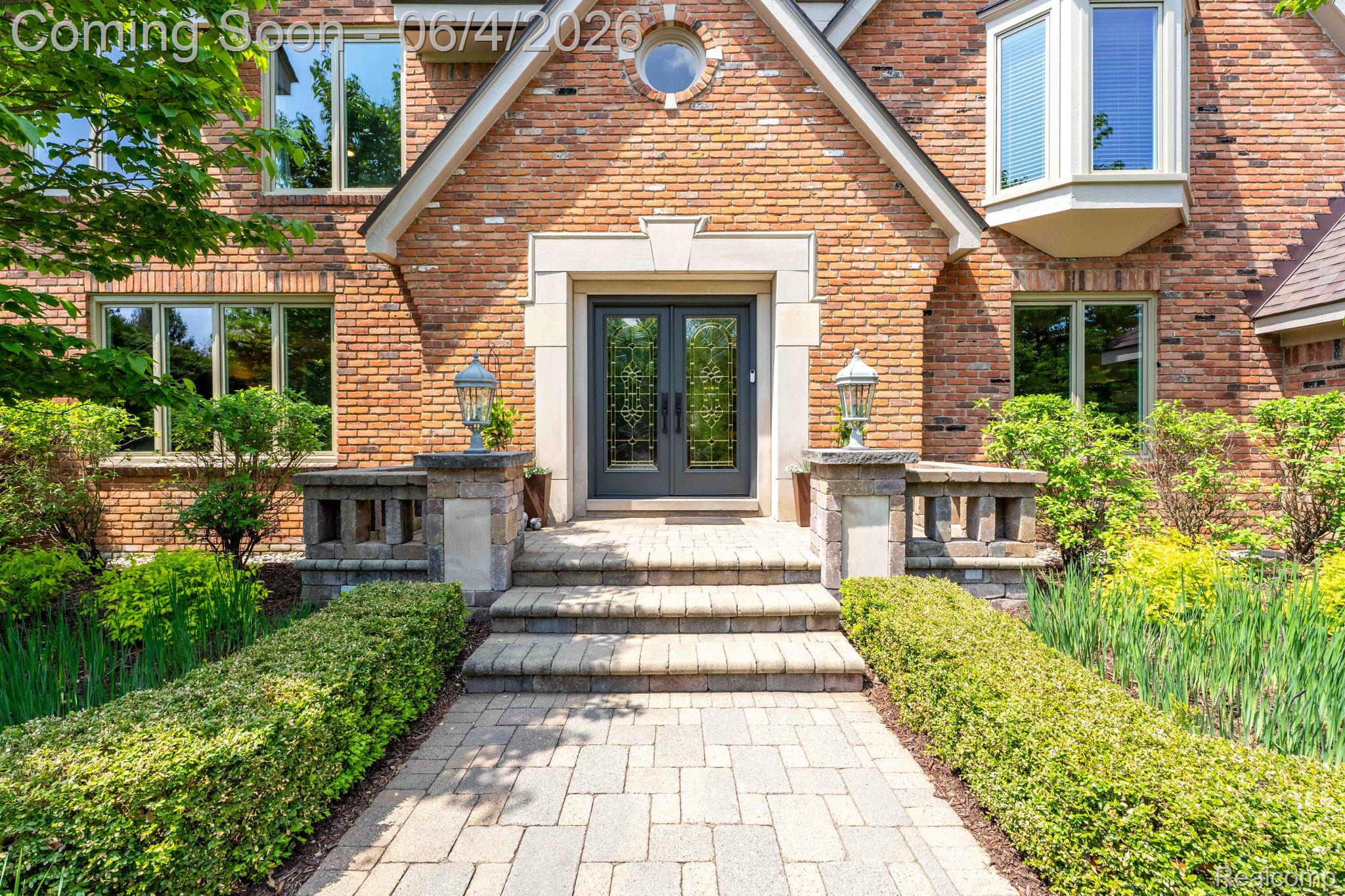 121 Grosse Pines Drive