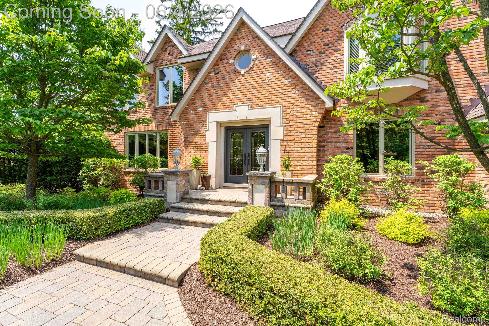 121 Grosse Pines Drive