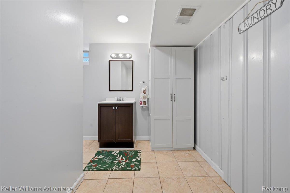 12035 Royal Grand