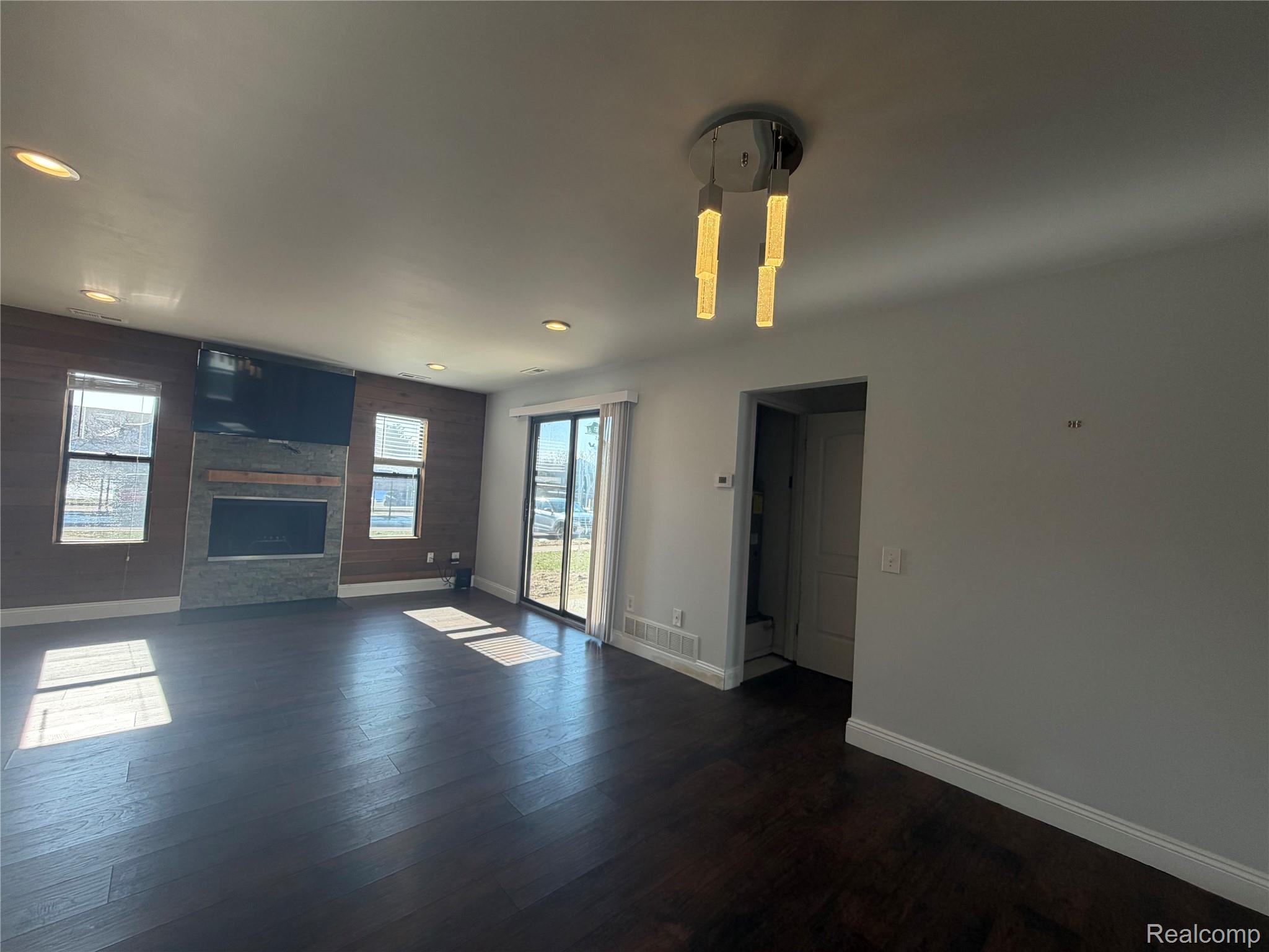 22140 Indian Creek Drive