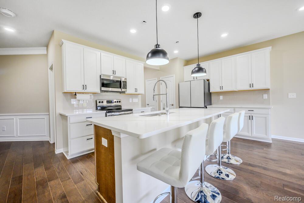 1674 Addison Circle