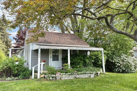 72 MARION Avenue Waterford Charter Township Oakland MI 48328