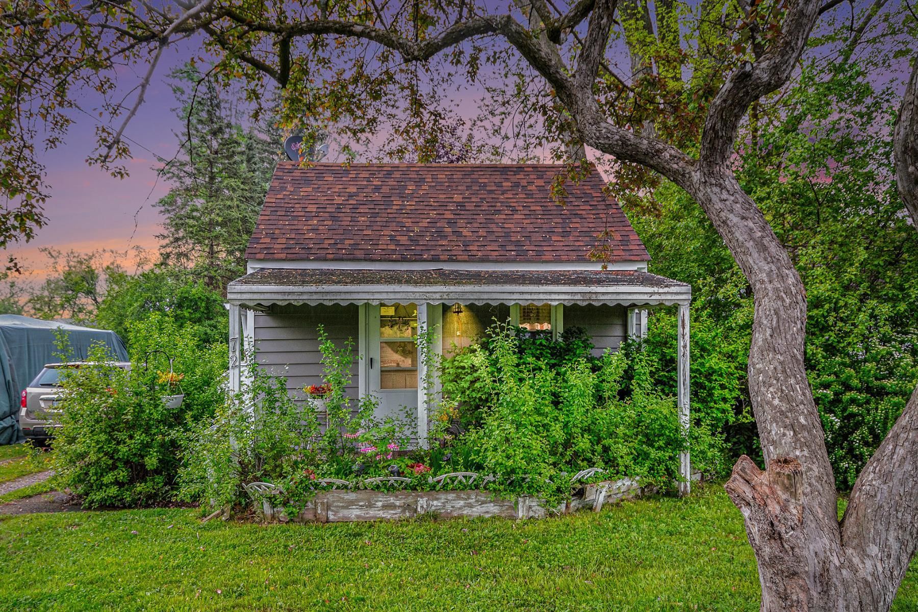 72 MARION Avenue