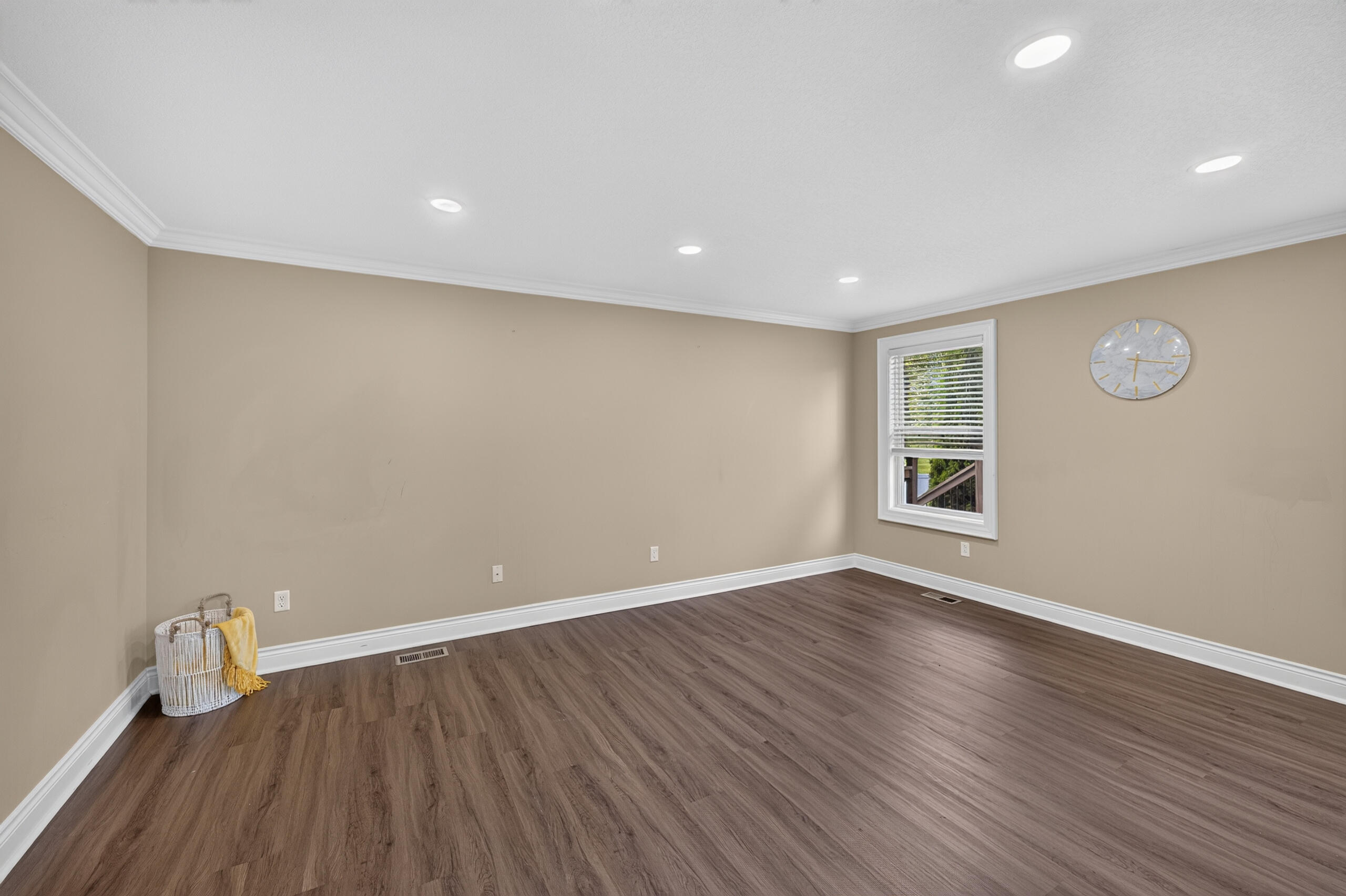 8049 Beechwood Boulevard