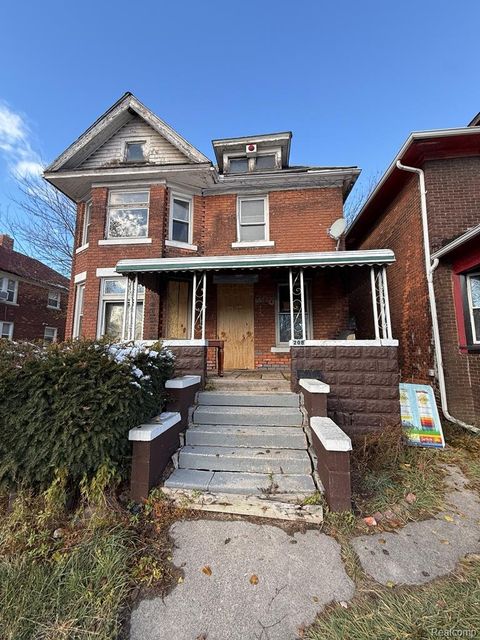 208 W Buena Vista Street Highland Park City MI 48203