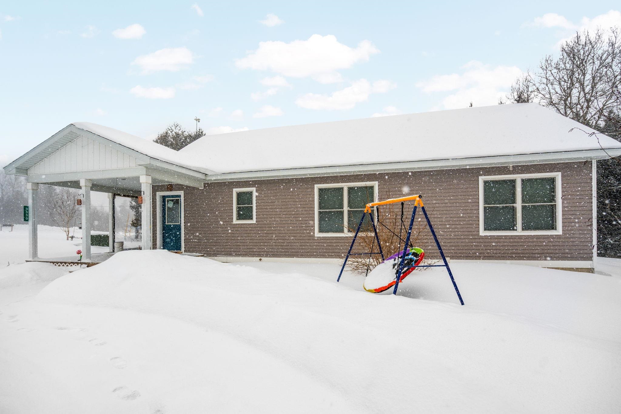 9550 N Manitou Trail