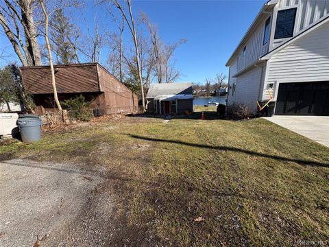 6912 Colony Drive West Bloomfield Charter Township MI 48323