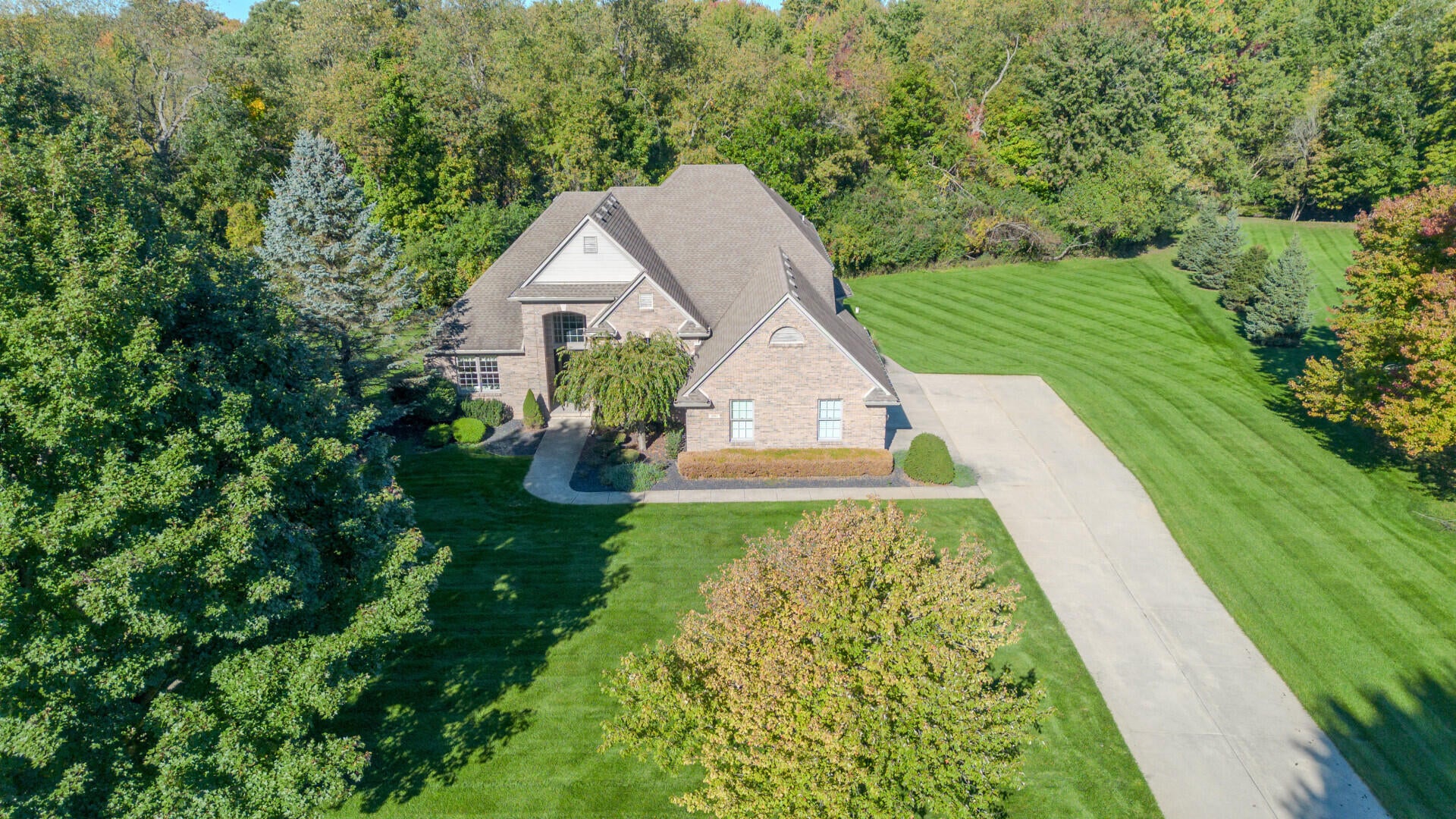 4581 Old Oak Court