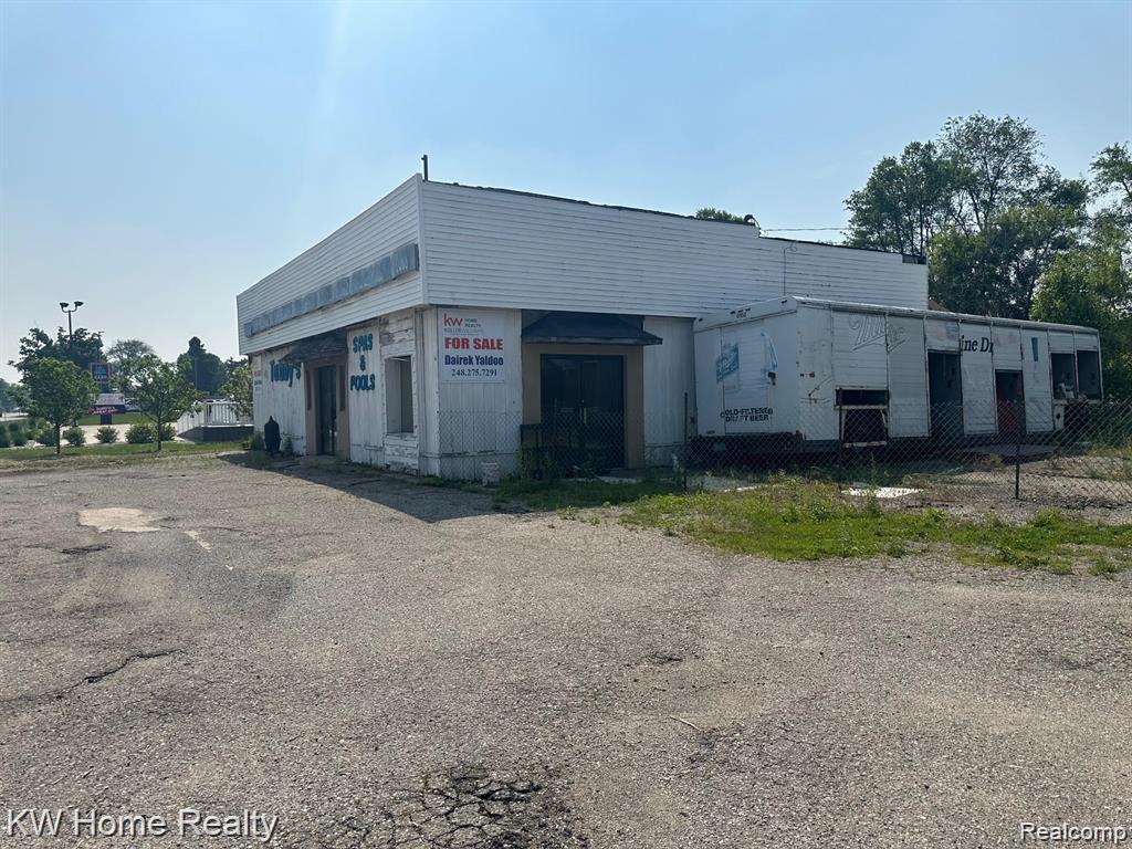 1215 E Caro Road