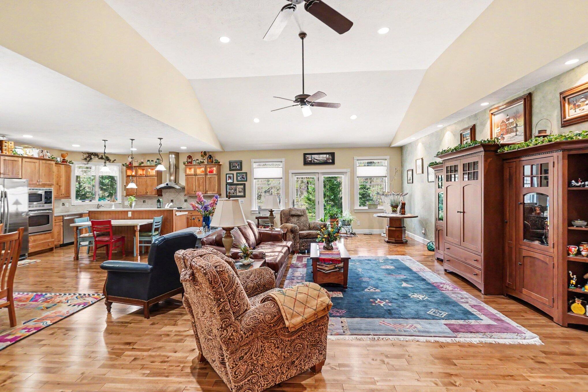 1290 W Echo Drive