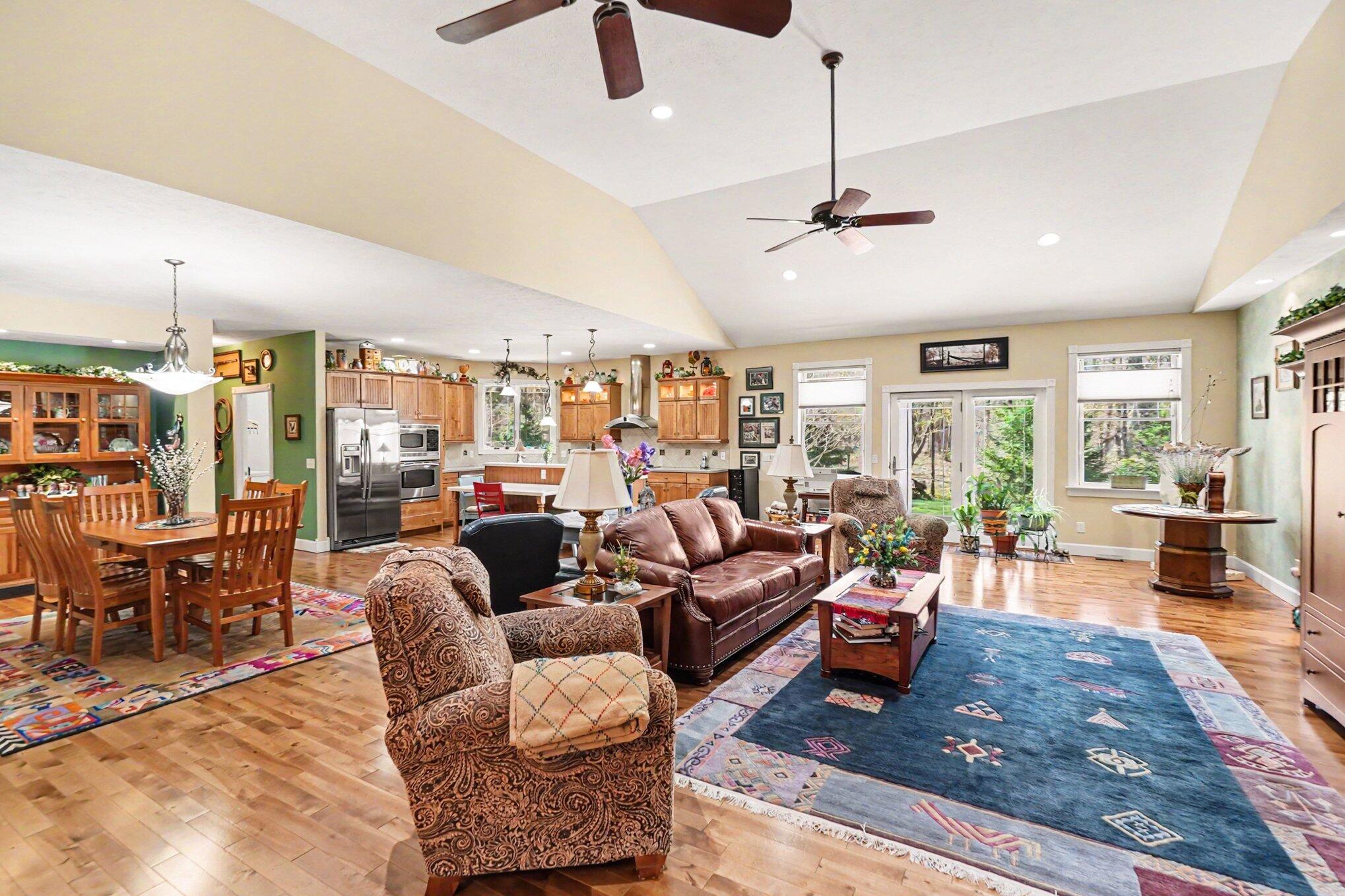 1290 W Echo Drive