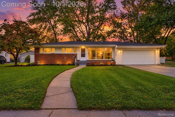 32965 CLOVERDALE AVE, FARMINGTON, MI 48336 - Image 4f1b1bd64277b4f11bed5d31f66b4e27/368028742