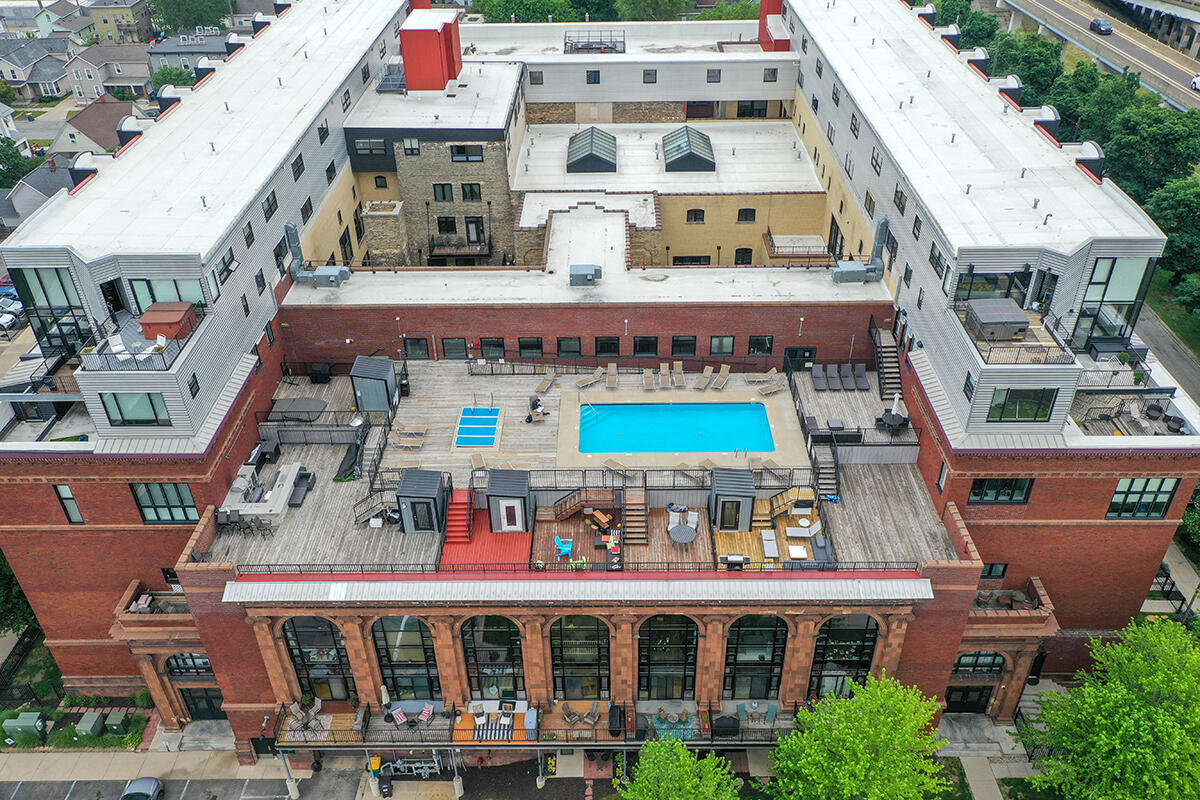 600 Broadway Avenue NW 226