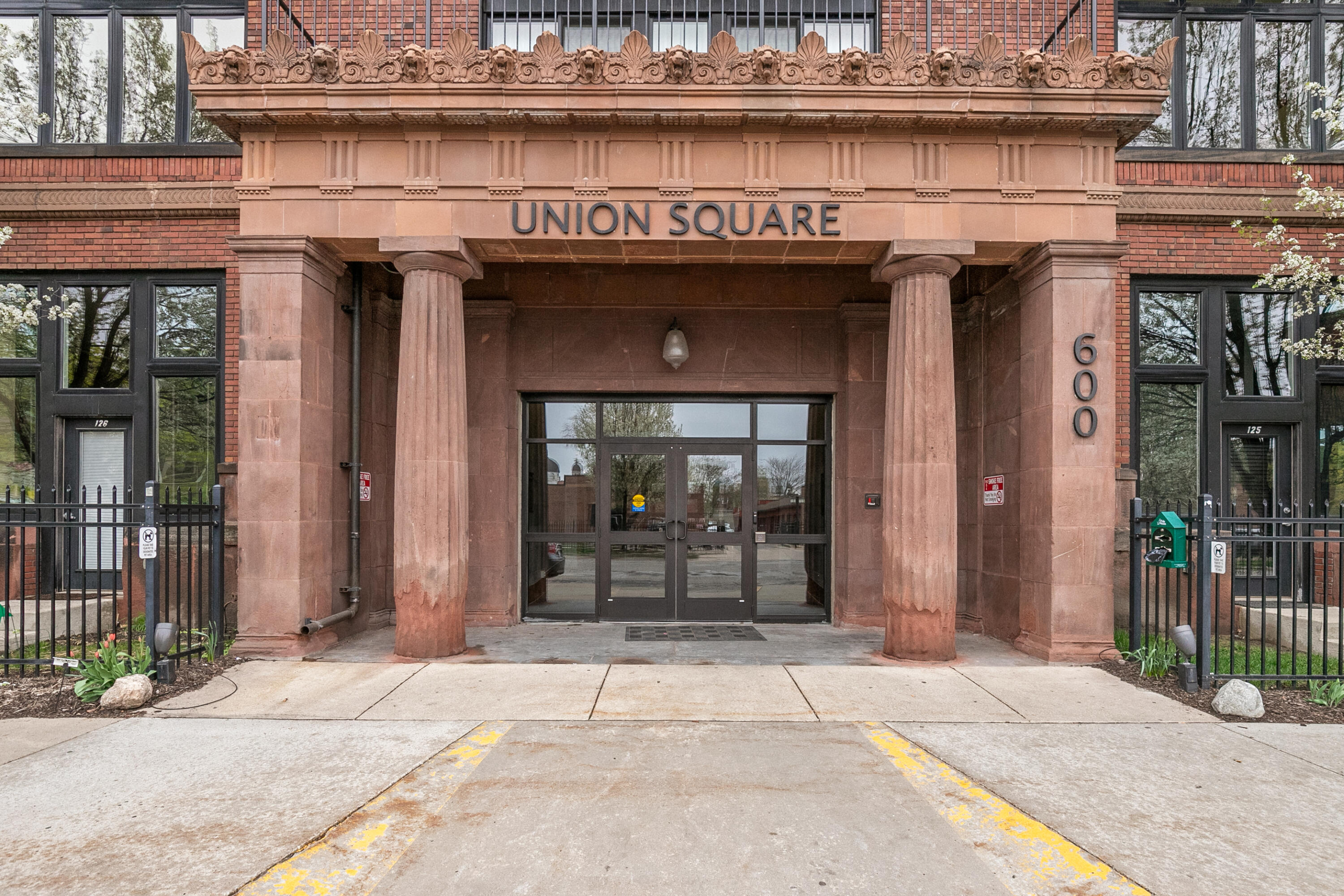 600 Broadway Avenue NW 226