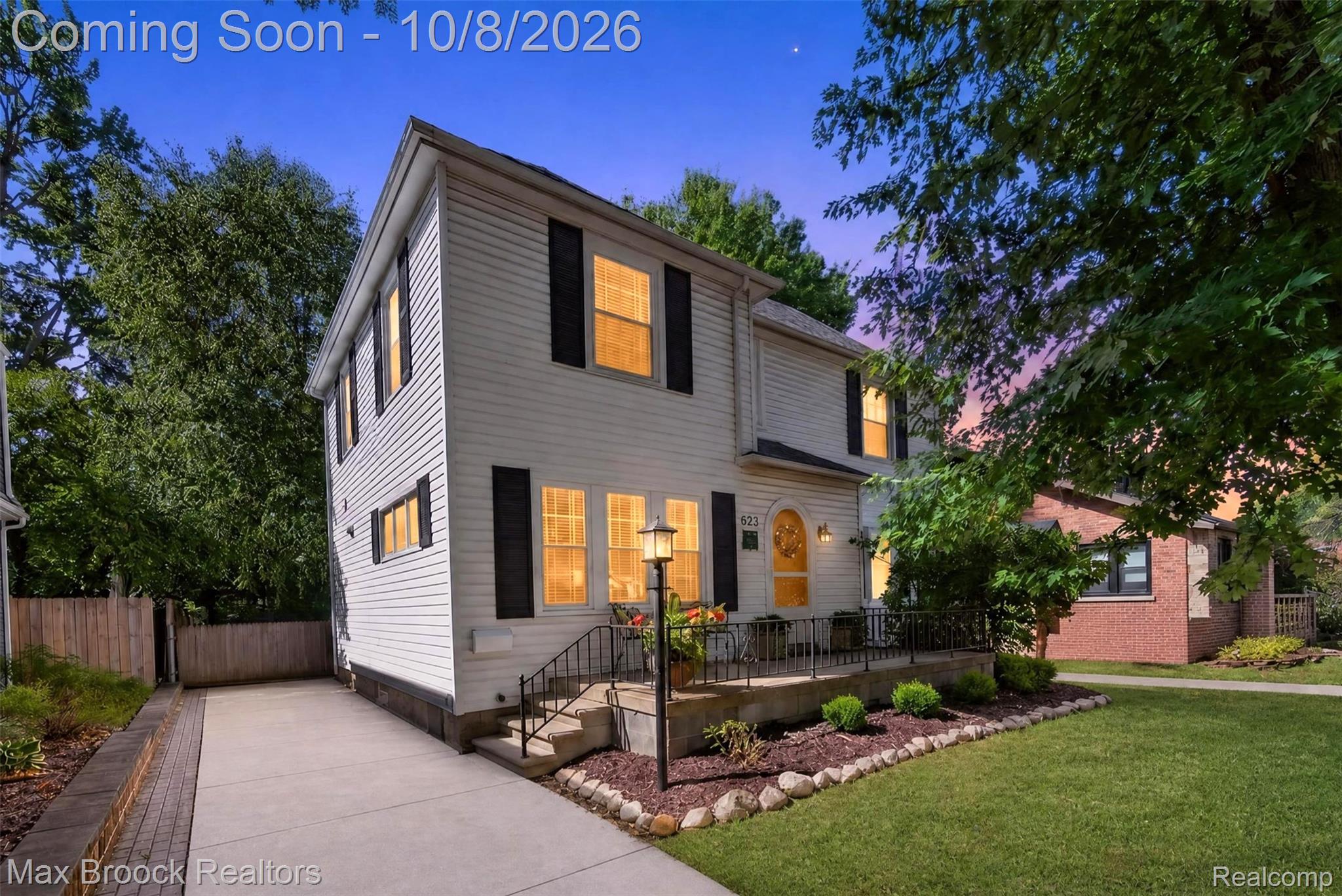 623 W Troy Street