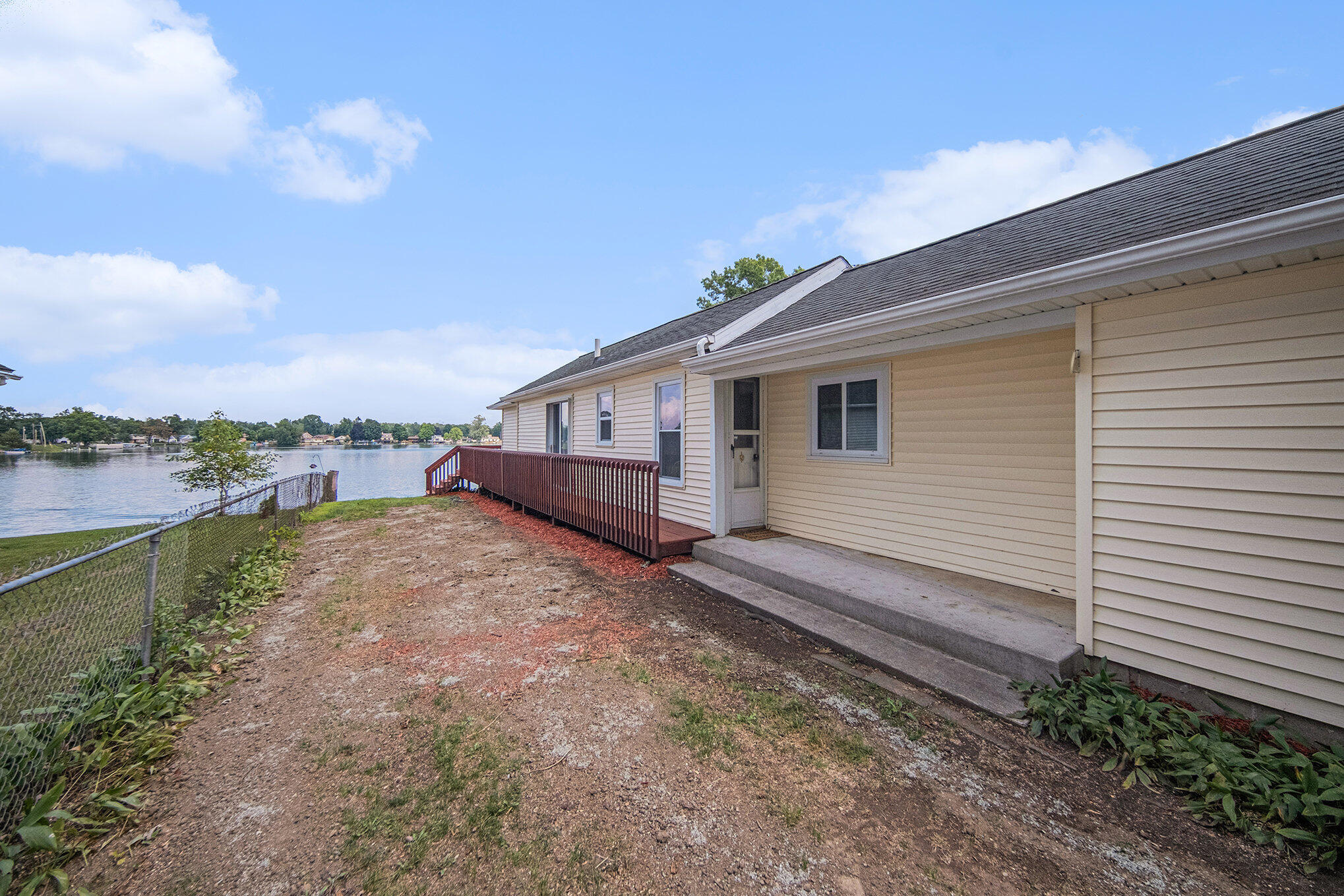 3007 Round Lake Drive