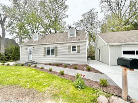 2050 Pine Street Fenton Charter Township MI 48430