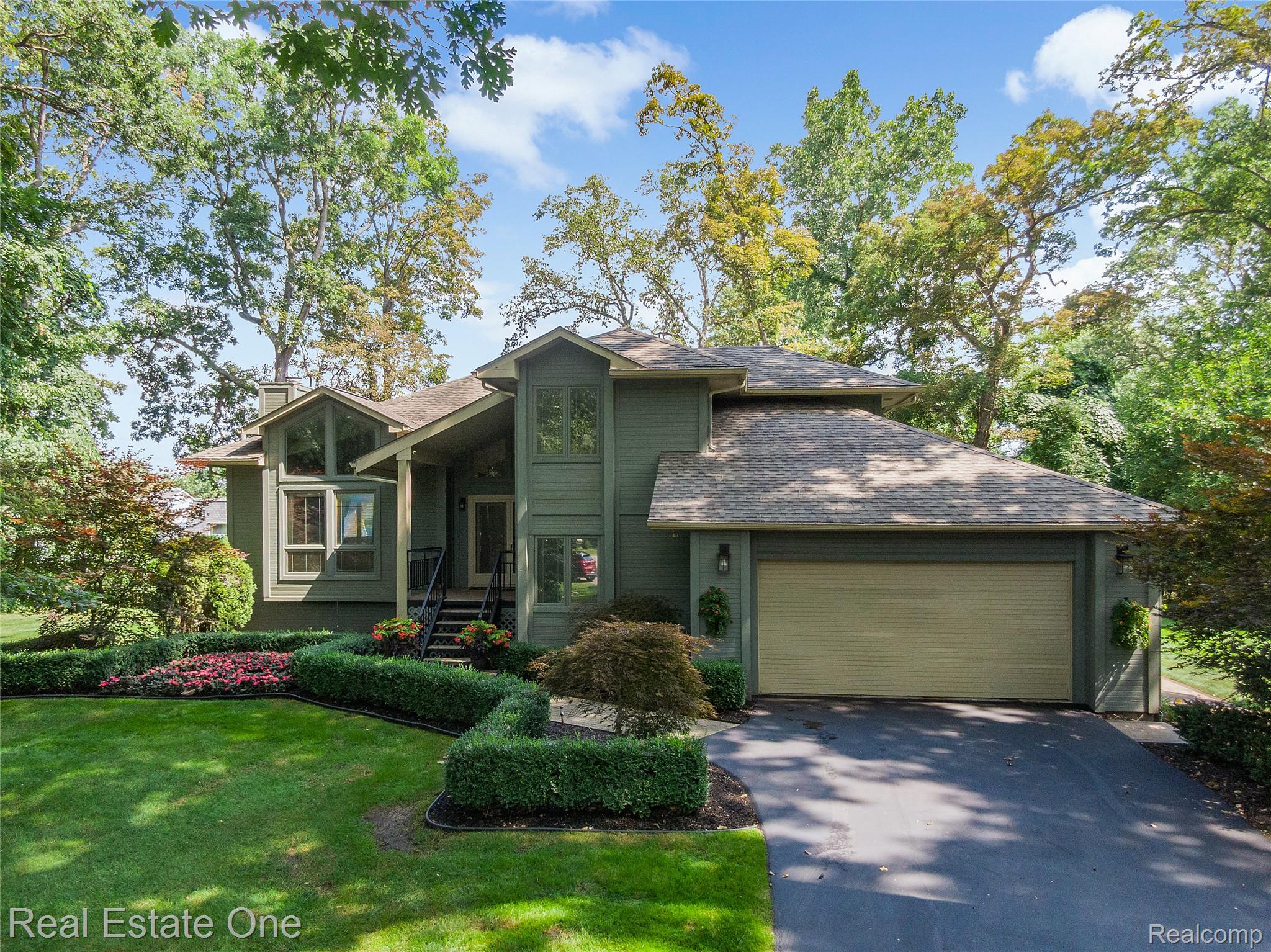 9929 Curie Lane