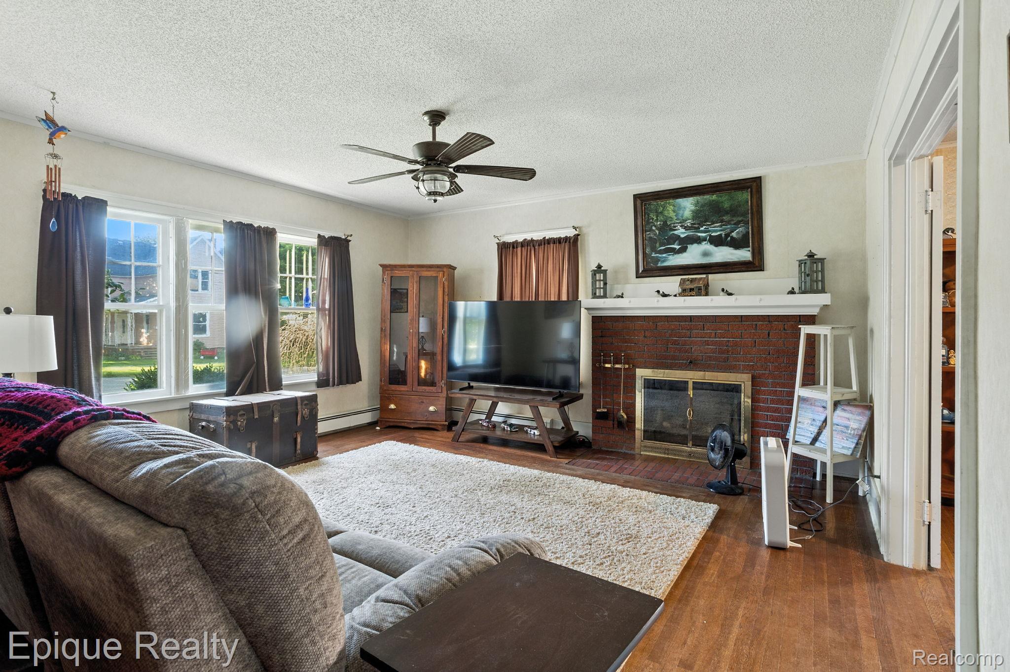 203 E Mechanic Street