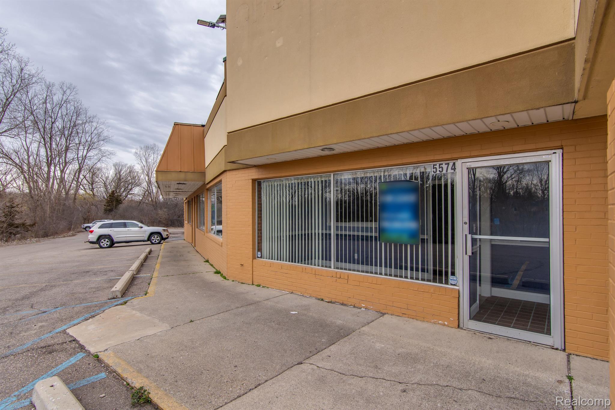 5574 COOLEY LAKE Road