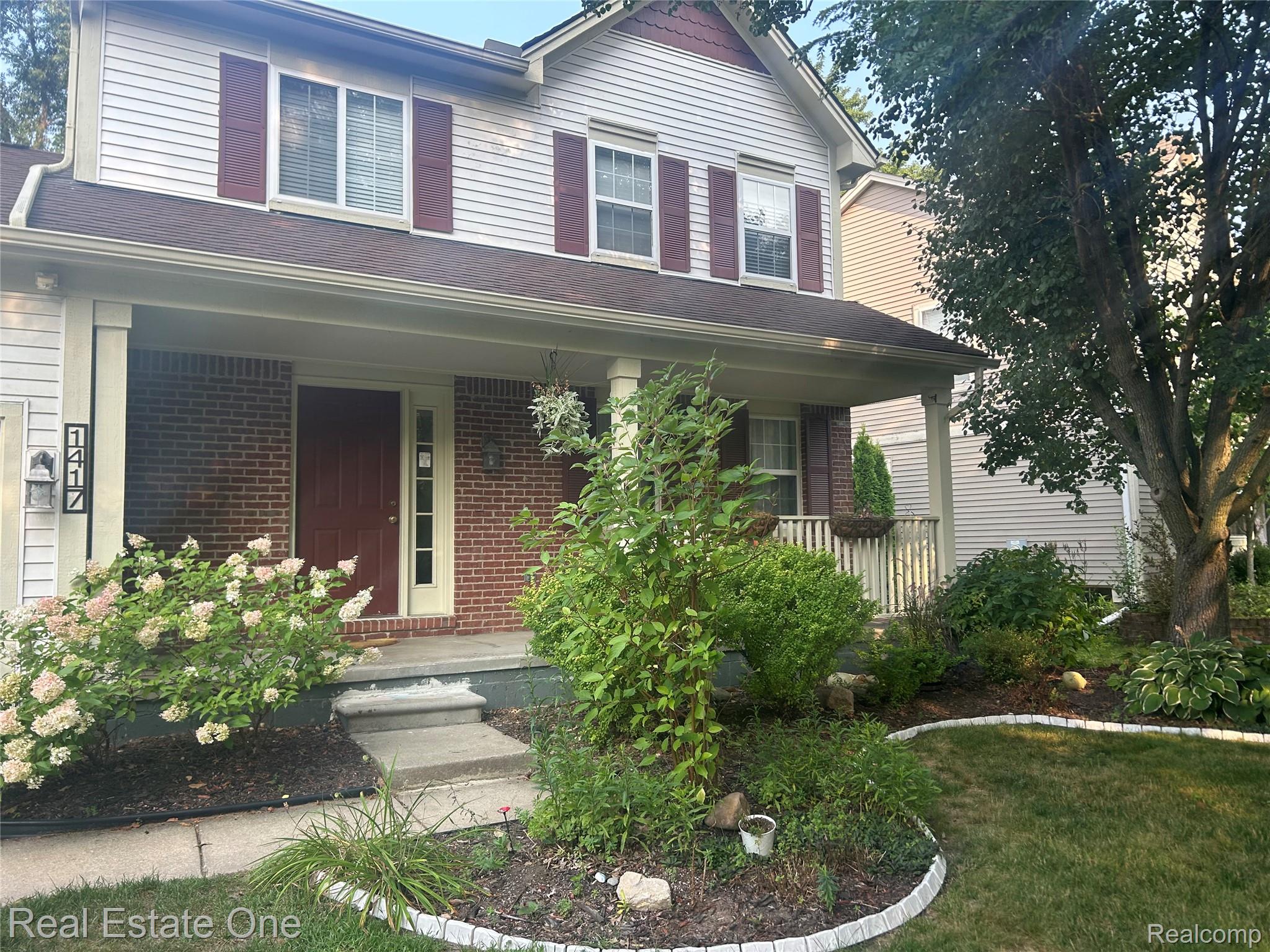 1417 Pond View Court