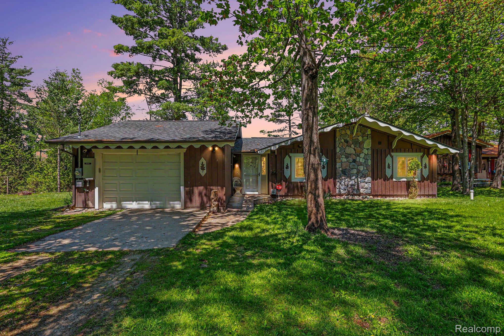 1107 Northern Trail