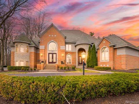 Photo of 3586 Walnut Brook Drive, Rochester Hills City, MI 48309 (MLS # 20261045579)