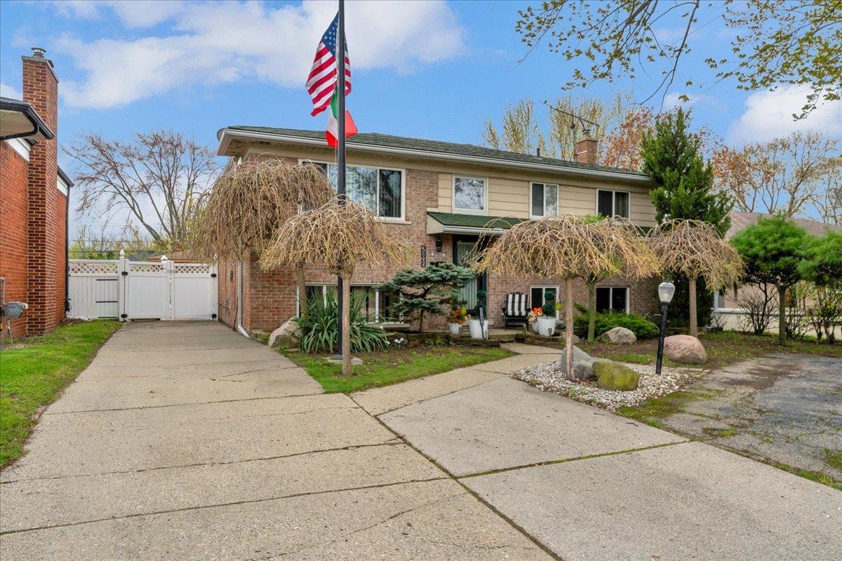 22606 E 12 Mile Road