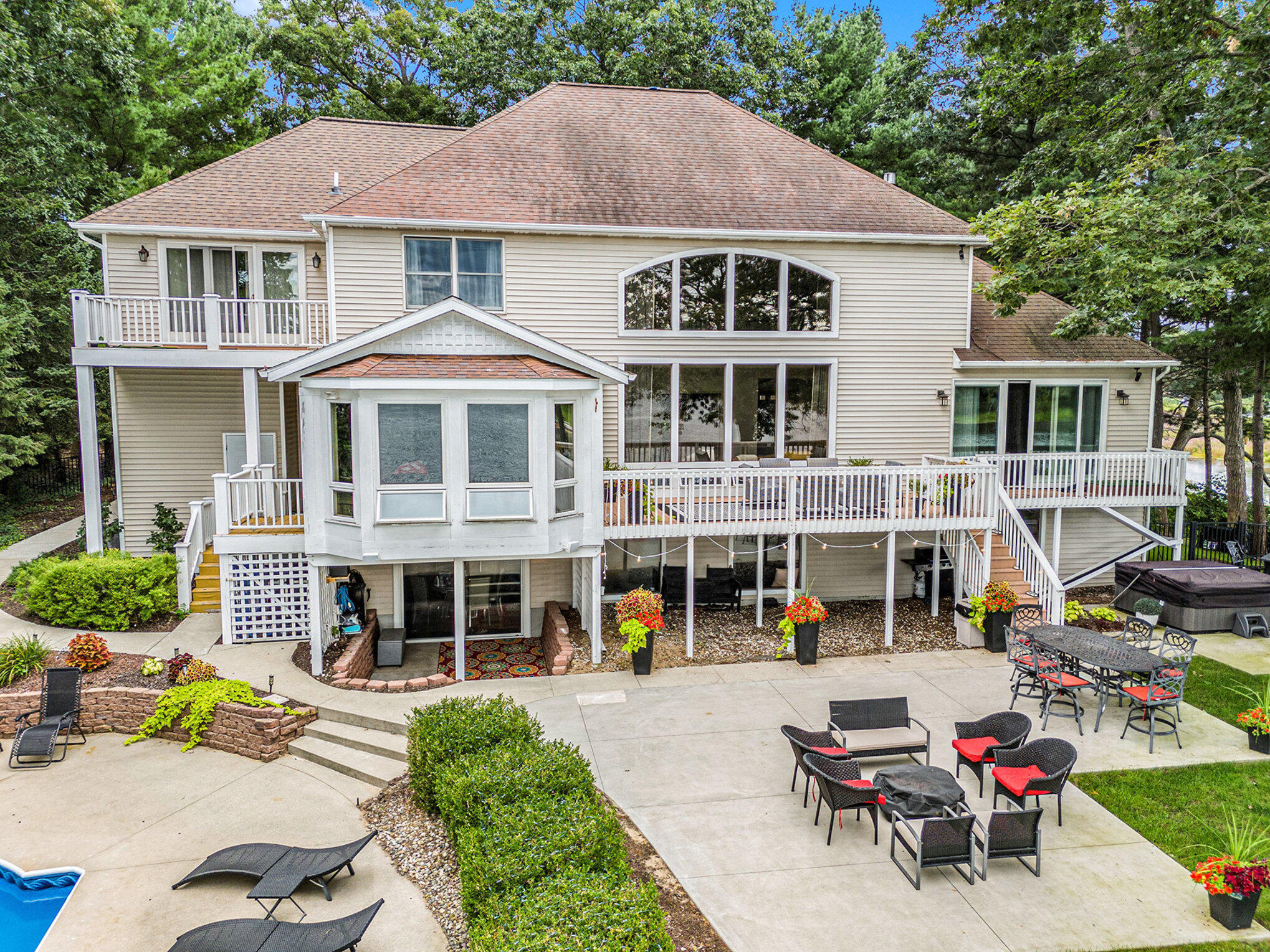 15518 Oak Ridge Drive